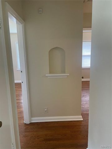 59 S Floridale Drive, St Louis, MO 63135