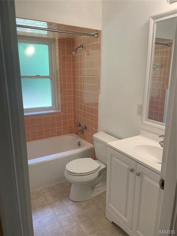 59 S Floridale Drive, St Louis, MO 63135