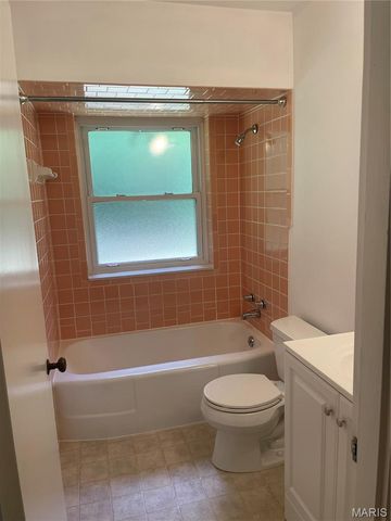 59 S Floridale Drive, St Louis, MO 63135