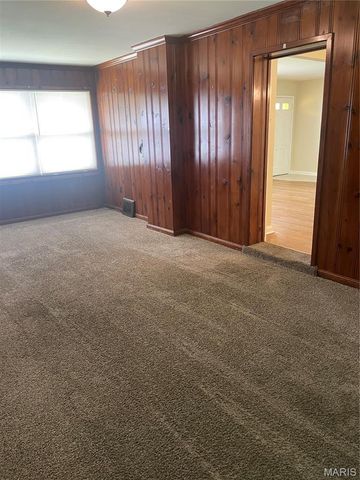 59 S Floridale Drive, St Louis, MO 63135