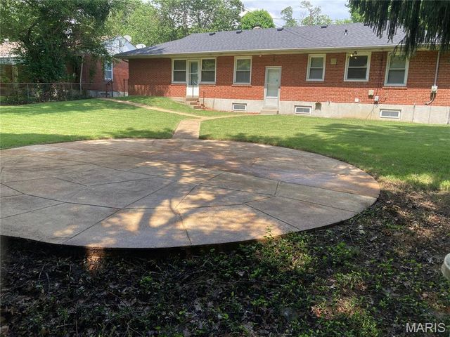 59 S Floridale Drive, St Louis, MO 63135