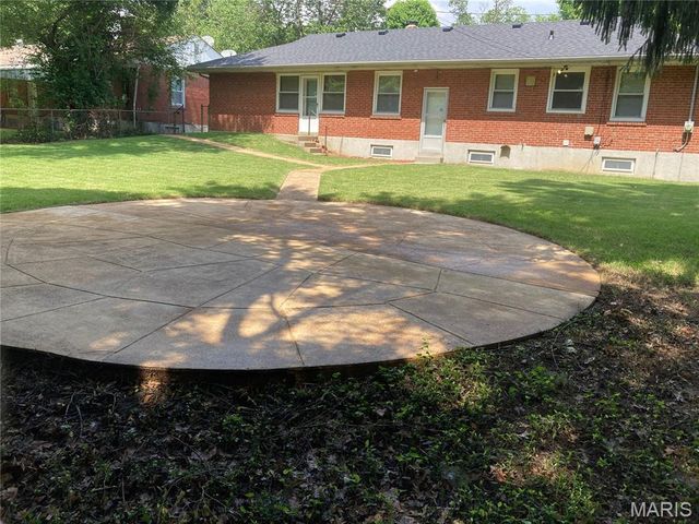 59 S Floridale Drive, St Louis, MO 63135