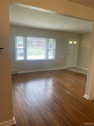 59 S Floridale Drive, St Louis, MO 63135