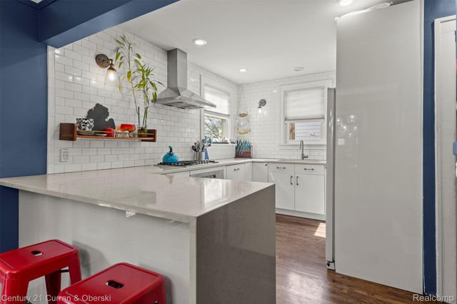 260 E Cambourne Street, Ferndale, MI 48220