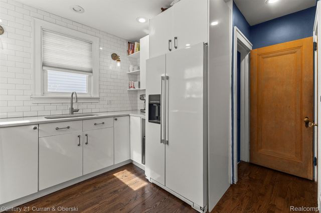 260 E Cambourne Street, Ferndale, MI 48220