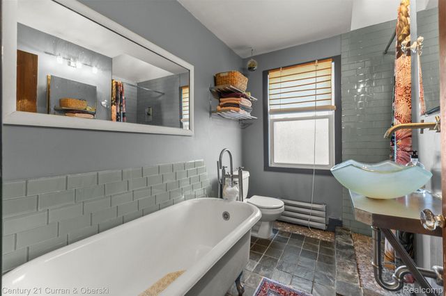 260 E Cambourne Street, Ferndale, MI 48220