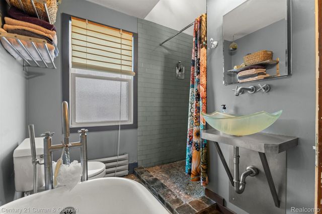 260 E Cambourne Street, Ferndale, MI 48220