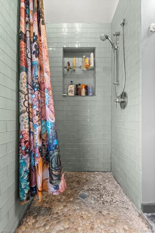 260 E Cambourne Street, Ferndale, MI 48220