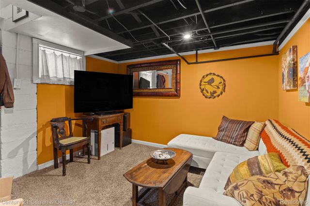 260 E Cambourne Street, Ferndale, MI 48220