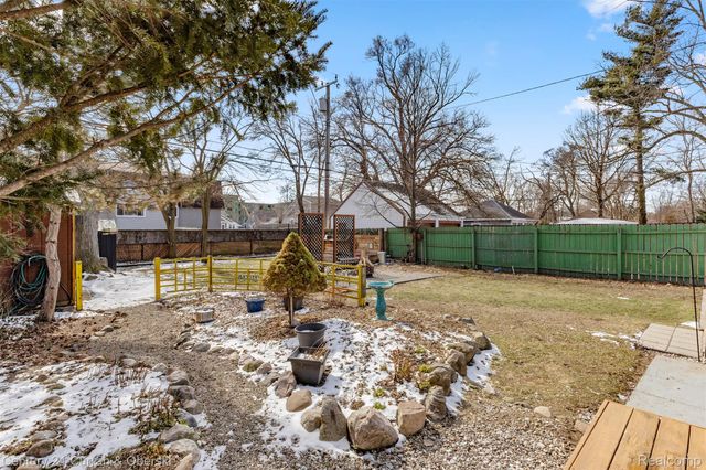 260 E Cambourne Street, Ferndale, MI 48220