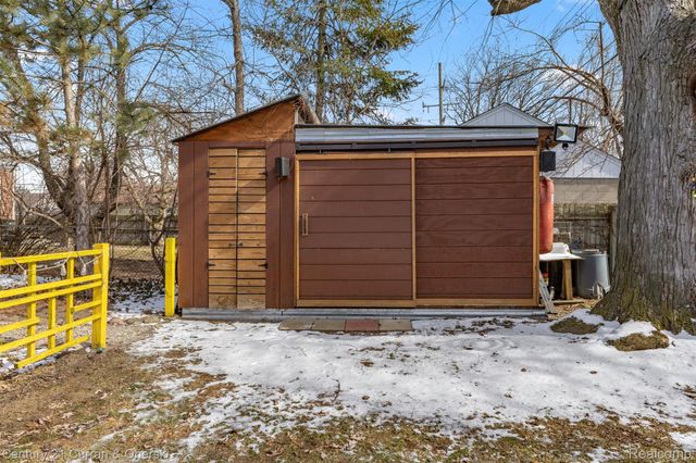 260 E Cambourne Street, Ferndale, MI 48220