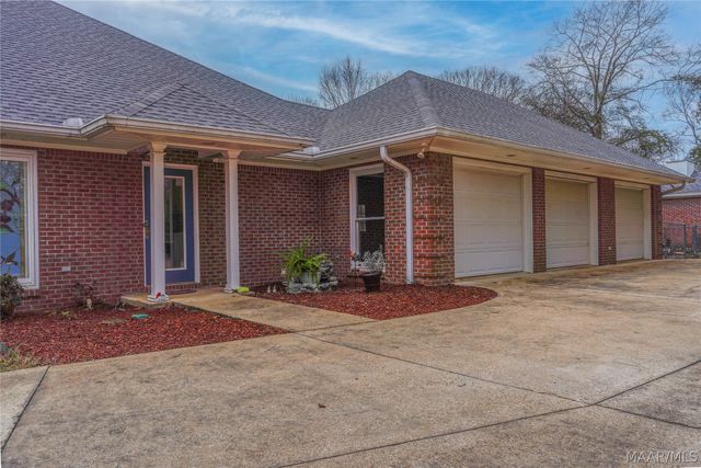 705 YELLOWSTONE Drive, Prattville, AL 36067