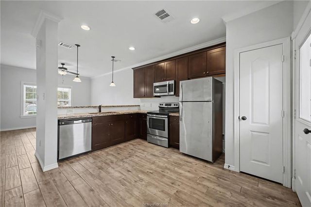301 Southwest Parkway 309, College Station, TX 77840