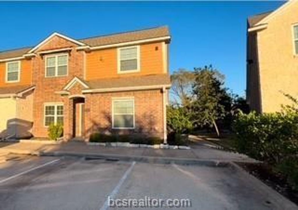 301 Southwest Parkway 309, College Station, TX 77840