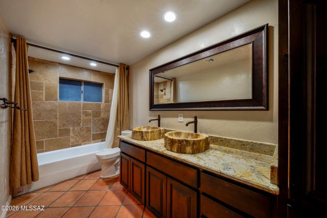 7221 E Sabino Vista Drive, Tucson, AZ 85750