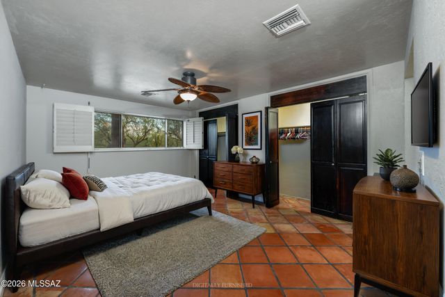 7221 E Sabino Vista Drive, Tucson, AZ 85750