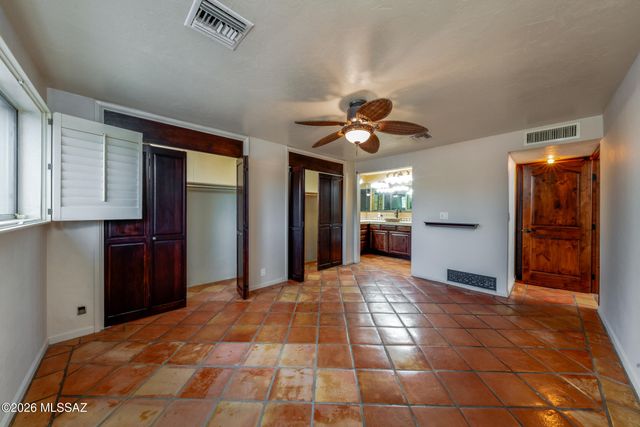 7221 E Sabino Vista Drive, Tucson, AZ 85750
