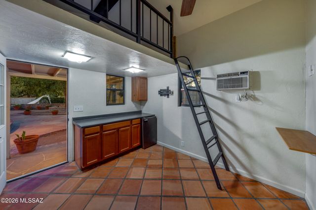 7221 E Sabino Vista Drive, Tucson, AZ 85750