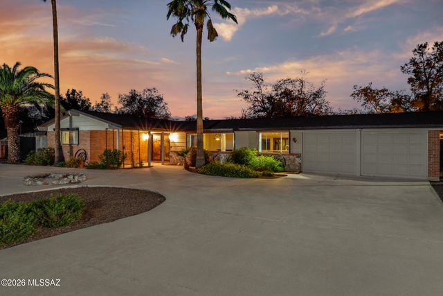 7221 E Sabino Vista Drive, Tucson, AZ 85750