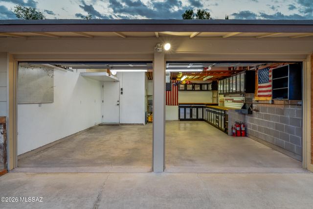 7221 E Sabino Vista Drive, Tucson, AZ 85750