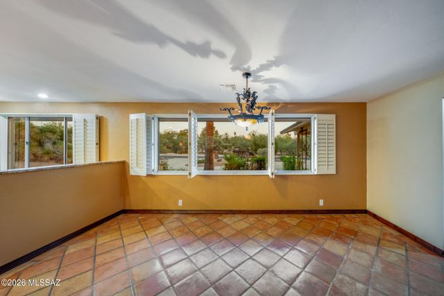 7221 E Sabino Vista Drive, Tucson, AZ 85750