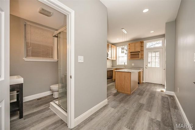 2922 Sidney Street, St Louis, MO 63104