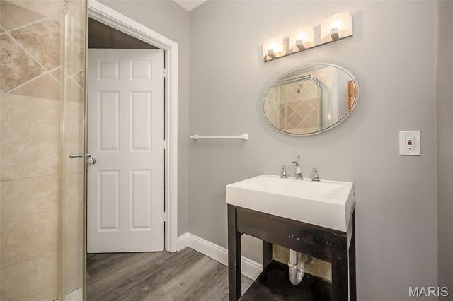 2922 Sidney Street, St Louis, MO 63104