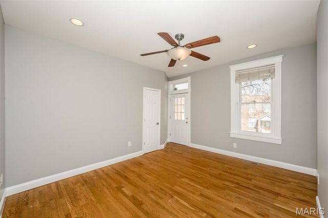 2922 Sidney Street, St Louis, MO 63104