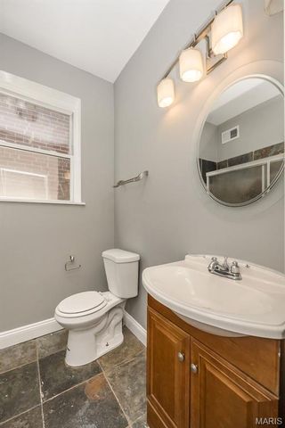 2922 Sidney Street, St Louis, MO 63104