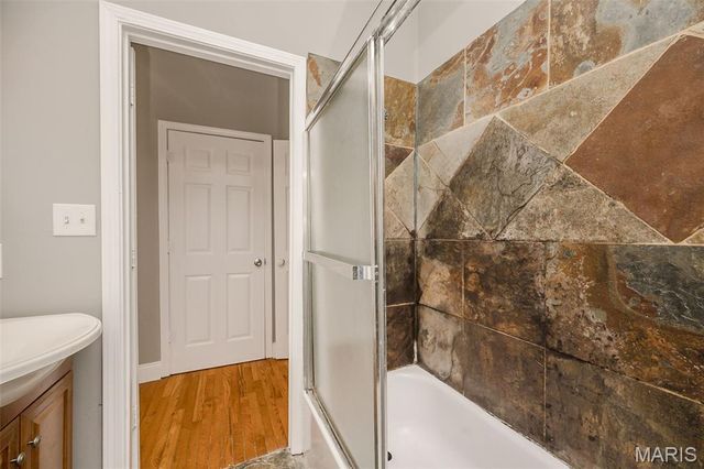 2922 Sidney Street, St Louis, MO 63104