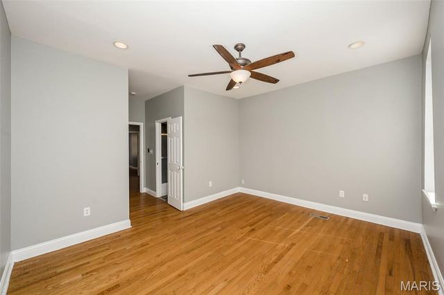 2922 Sidney Street, St Louis, MO 63104