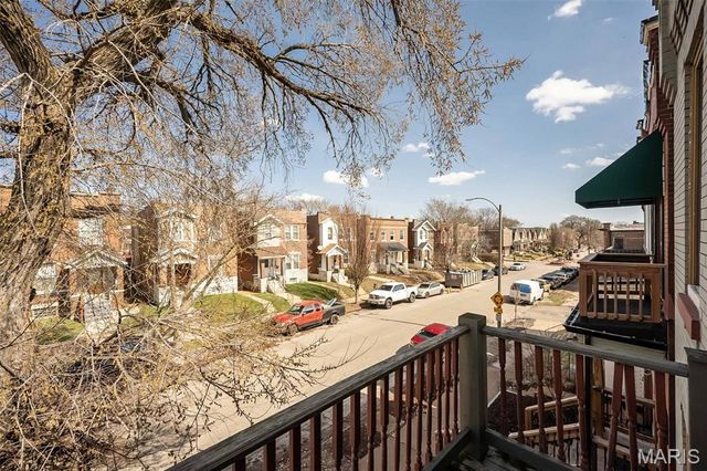 2922 Sidney Street, St Louis, MO 63104