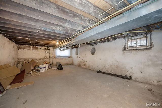 2922 Sidney Street, St Louis, MO 63104