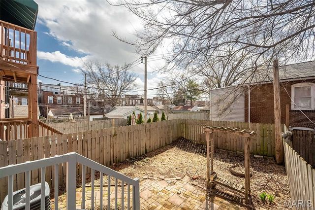 2922 Sidney Street, St Louis, MO 63104