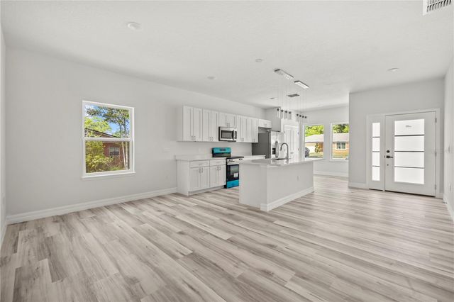 688 E EUCLID AVENUE, Deland, FL 32724