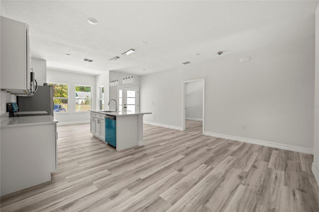 688 E EUCLID AVENUE, Deland, FL 32724