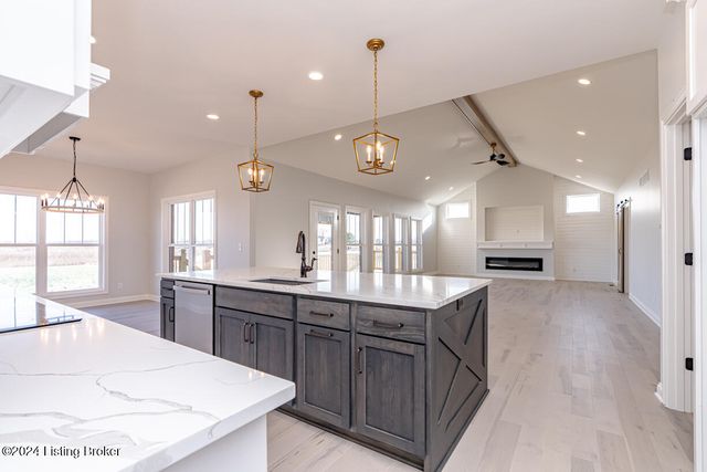 282 Dalton Dr, Fisherville, KY 40023