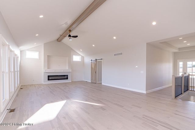 282 Dalton Dr, Fisherville, KY 40023