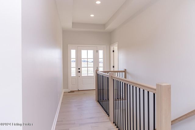 282 Dalton Dr, Fisherville, KY 40023