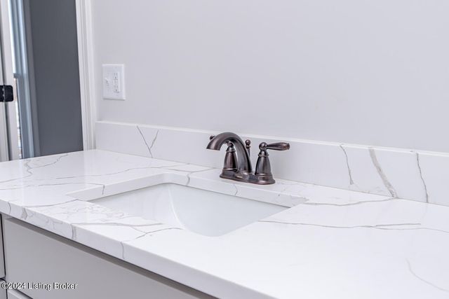 282 Dalton Dr, Fisherville, KY 40023