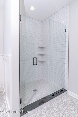 282 Dalton Dr, Fisherville, KY 40023