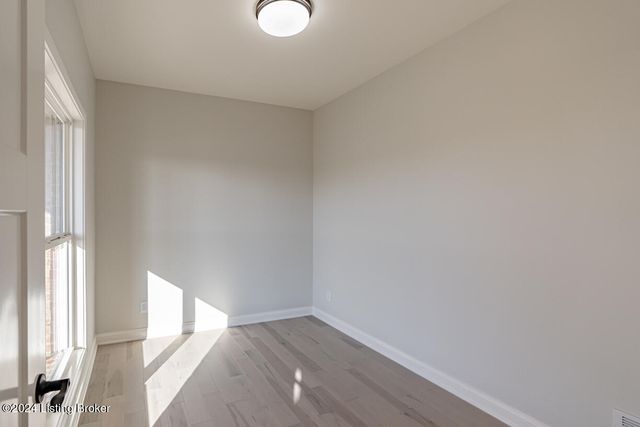 282 Dalton Dr, Fisherville, KY 40023