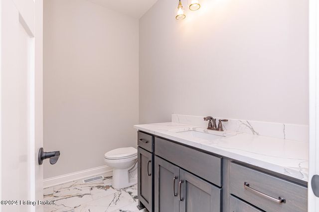 282 Dalton Dr, Fisherville, KY 40023