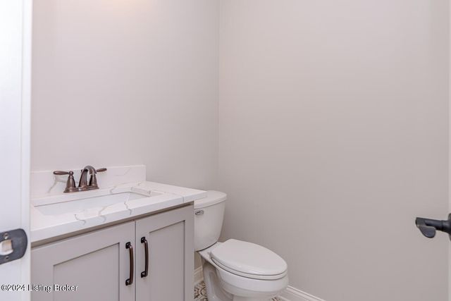 282 Dalton Dr, Fisherville, KY 40023