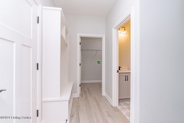 282 Dalton Dr, Fisherville, KY 40023