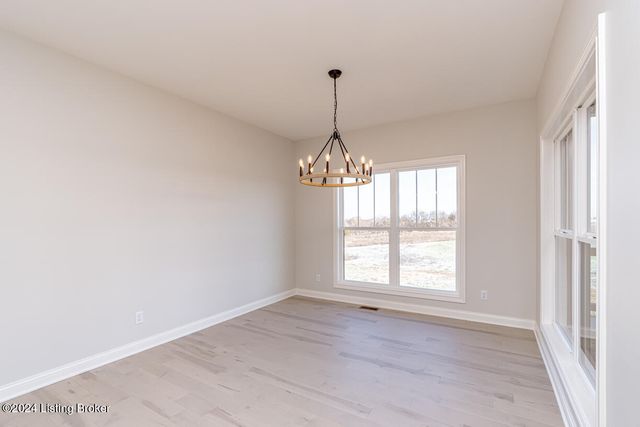 282 Dalton Dr, Fisherville, KY 40023