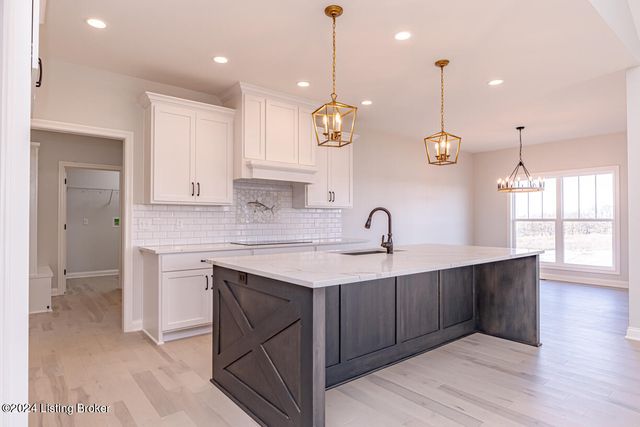 282 Dalton Dr, Fisherville, KY 40023