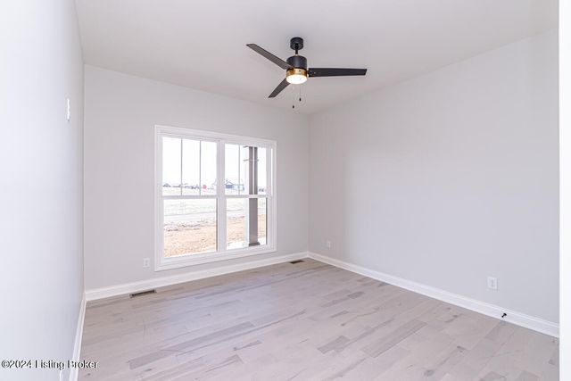 282 Dalton Dr, Fisherville, KY 40023