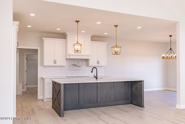 282 Dalton Dr, Fisherville, KY 40023