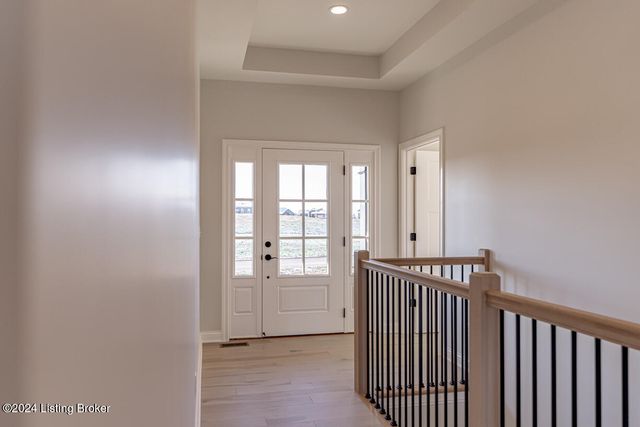 282 Dalton Dr, Fisherville, KY 40023